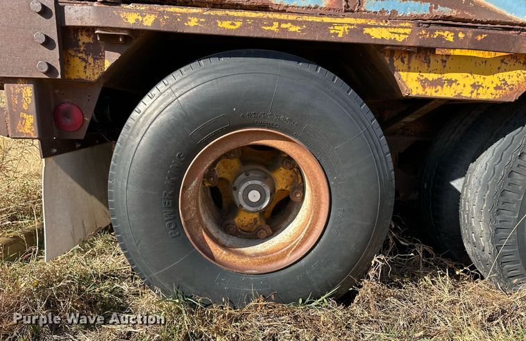 image for item ER8333 1975 Fontaine DPT-2-5042 drop deck trailer