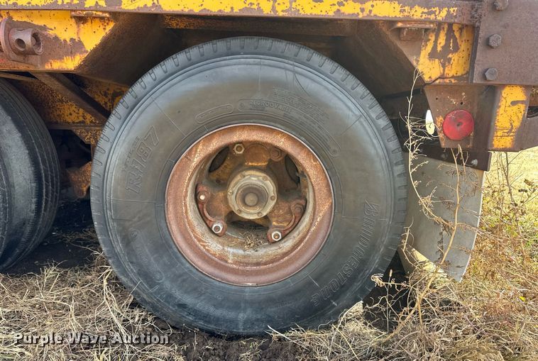 image for item ER8333 1975 Fontaine DPT-2-5042 drop deck trailer