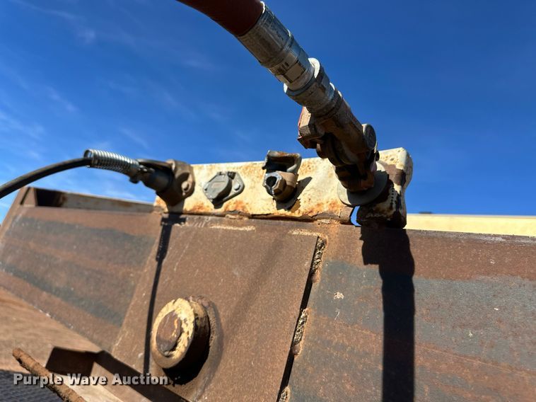 image for item ER8357 2013 Dakota bottom dump trailer