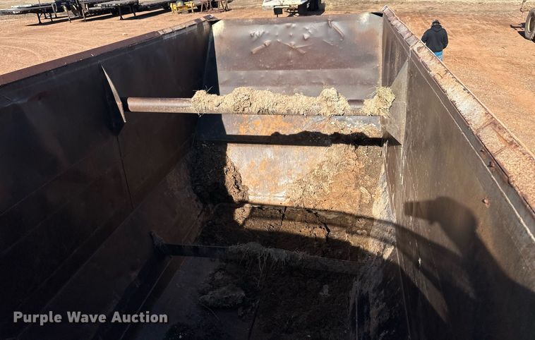 image for item ER8357 2013 Dakota bottom dump trailer