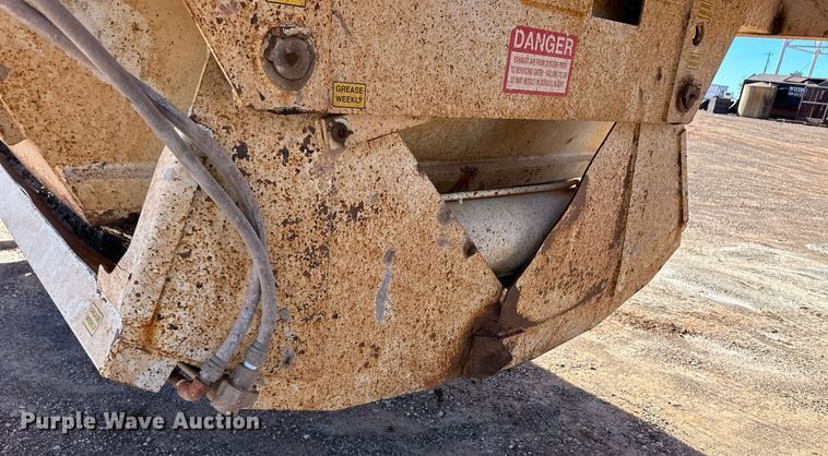 image for item ER8357 2013 Dakota bottom dump trailer