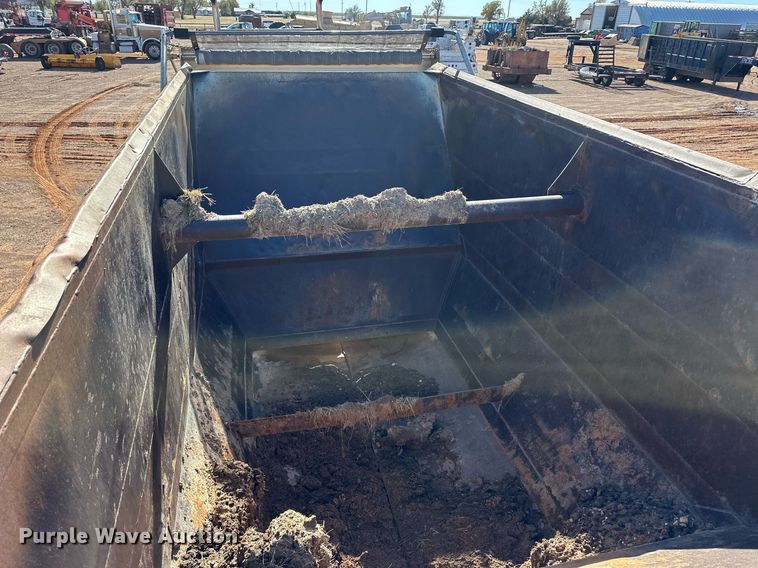 image for item ER8357 2013 Dakota bottom dump trailer