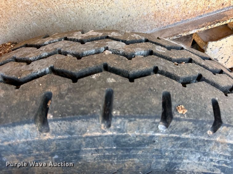 image for item ER8357 2013 Dakota bottom dump trailer