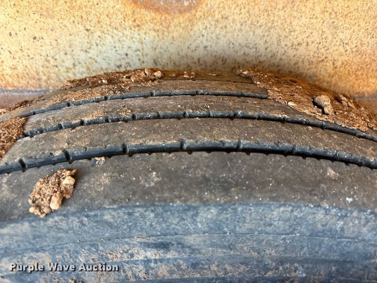 image for item ER8357 2013 Dakota bottom dump trailer