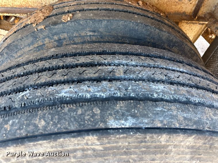 image for item ER8357 2013 Dakota bottom dump trailer