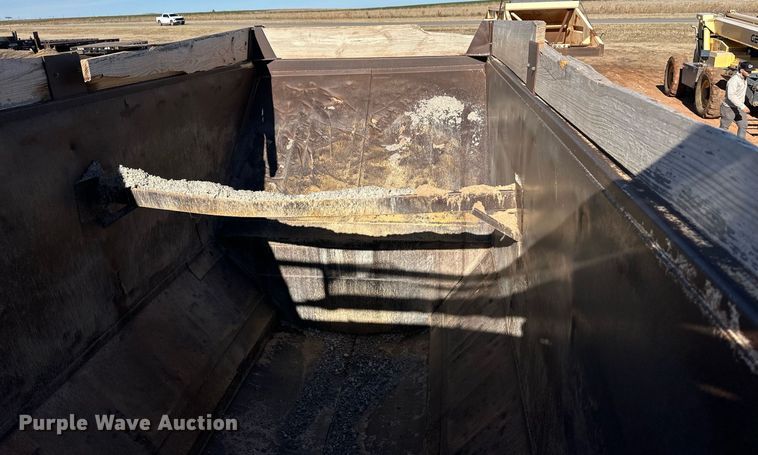 image for item ER8358 1985 Ranch bottom dump trailer