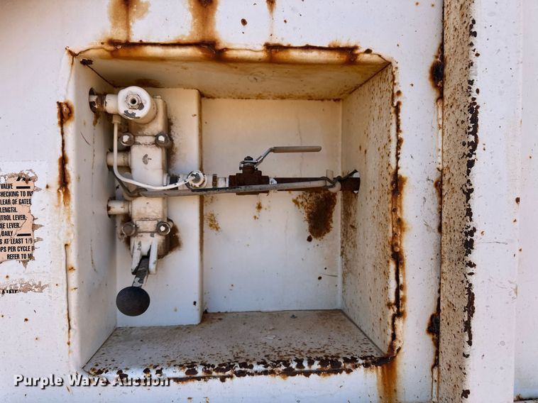 image for item ER8358 1985 Ranch bottom dump trailer