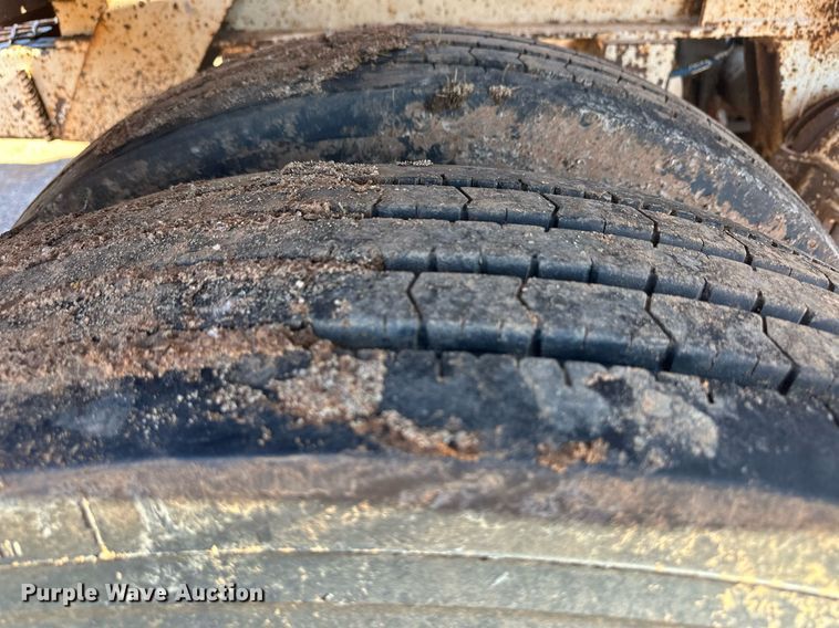 image for item ER8358 1985 Ranch bottom dump trailer