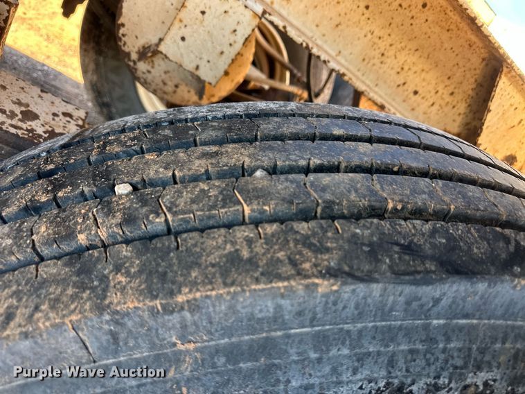 image for item ER8358 1985 Ranch bottom dump trailer