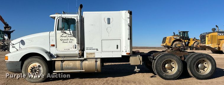 image for item ER8362 1991 International 9400 semi truck