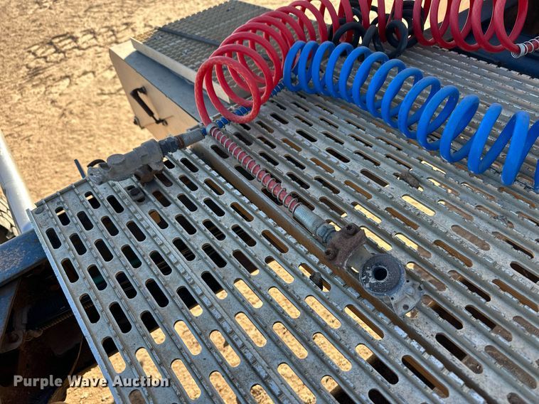 image for item ER8362 1991 International 9400 semi truck