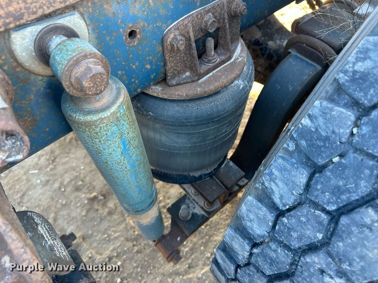 image for item ER8362 1991 International 9400 semi truck