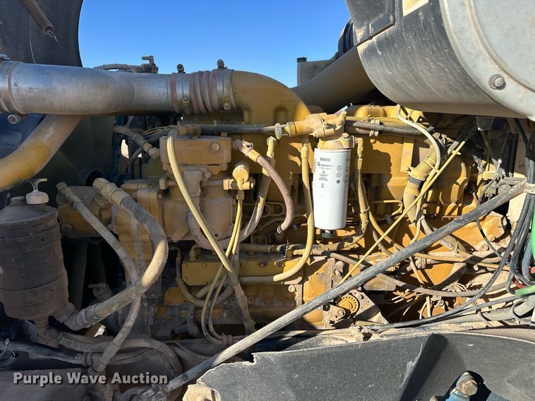 image for item ER8362 1991 International 9400 semi truck