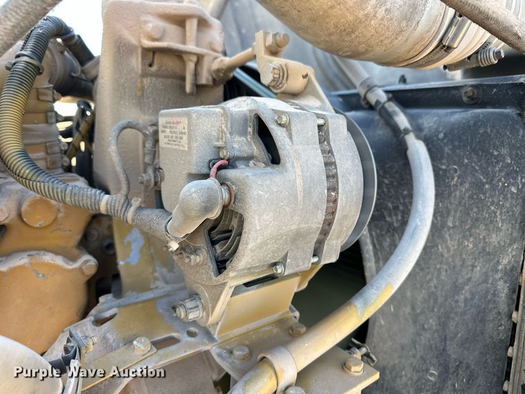 image for item ER8362 1991 International 9400 semi truck