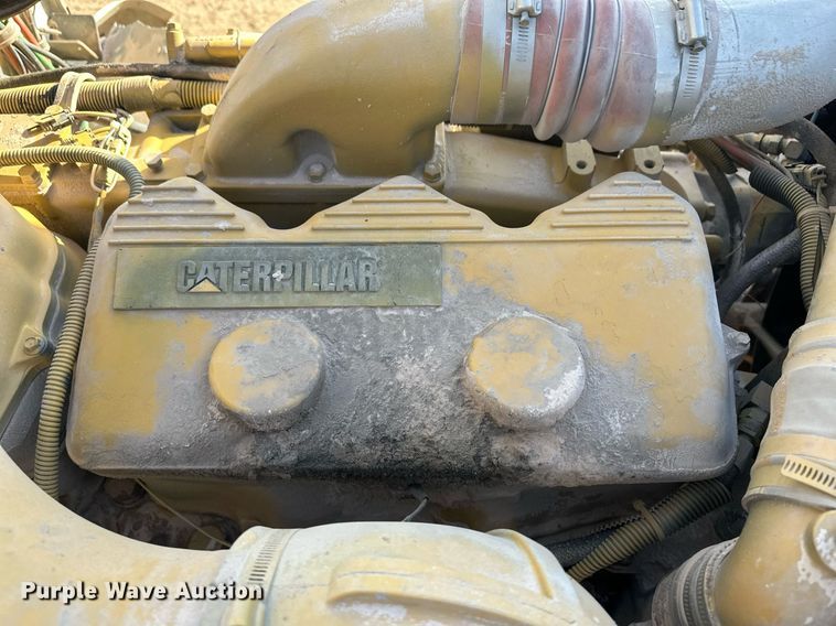 image for item ER8362 1991 International 9400 semi truck