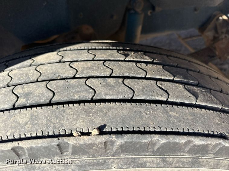 image for item ER8362 1991 International 9400 semi truck