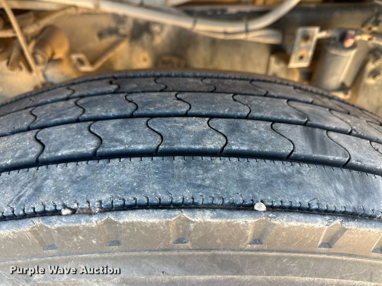 image for item ER8362 1991 International 9400 semi truck