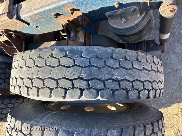 image for item ER8362 1991 International 9400 semi truck