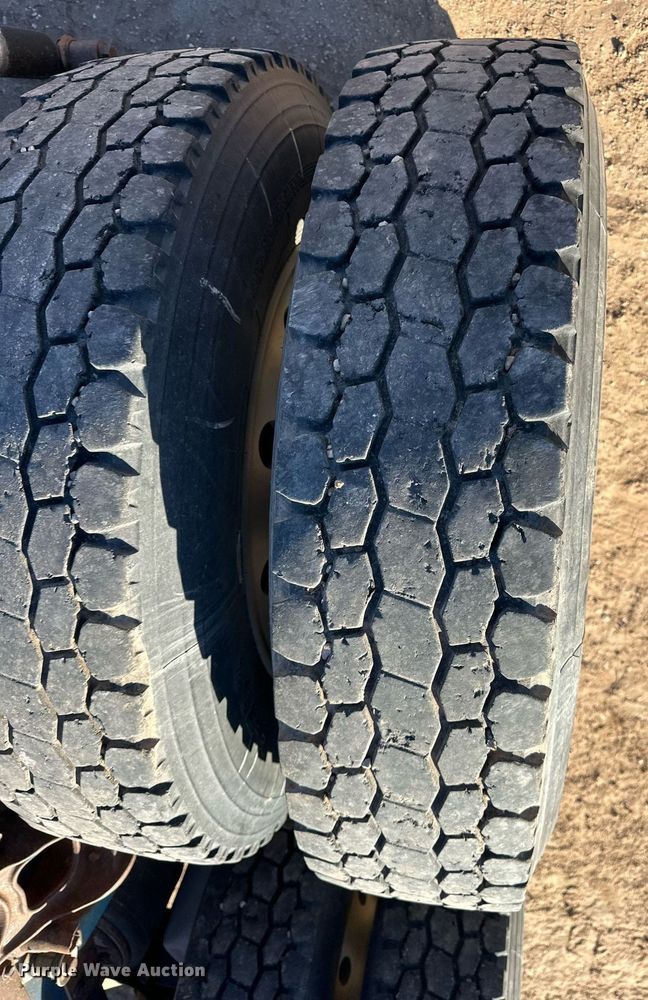 image for item ER8362 1991 International 9400 semi truck