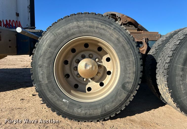 image for item ER8362 1991 International 9400 semi truck