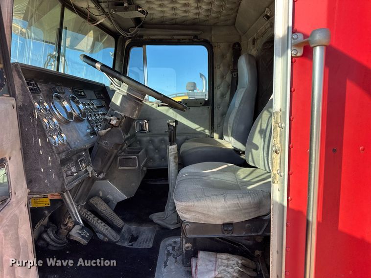 image for item ER8363 1991 Kenworth W900 semi truck