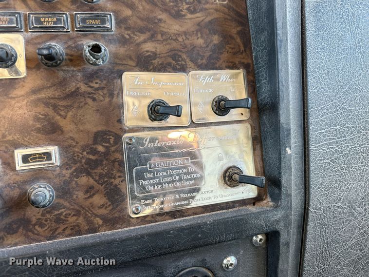 image for item ER8363 1991 Kenworth W900 semi truck