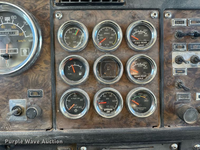 image for item ER8363 1991 Kenworth W900 semi truck