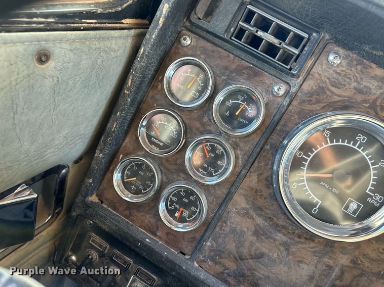 image for item ER8363 1991 Kenworth W900 semi truck