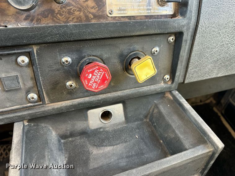 image for item ER8363 1991 Kenworth W900 semi truck