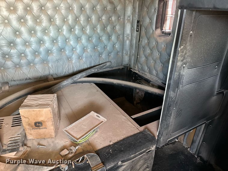 image for item ER8363 1991 Kenworth W900 semi truck