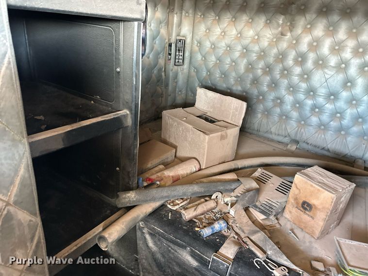 image for item ER8363 1991 Kenworth W900 semi truck