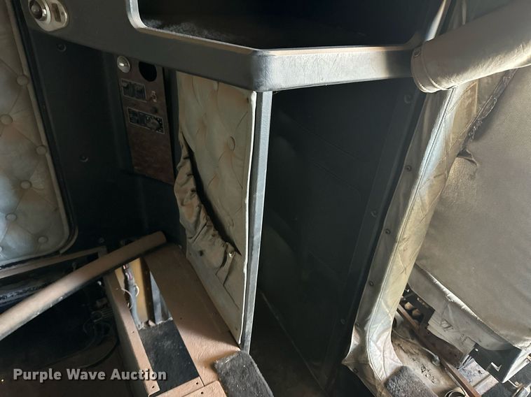 image for item ER8363 1991 Kenworth W900 semi truck