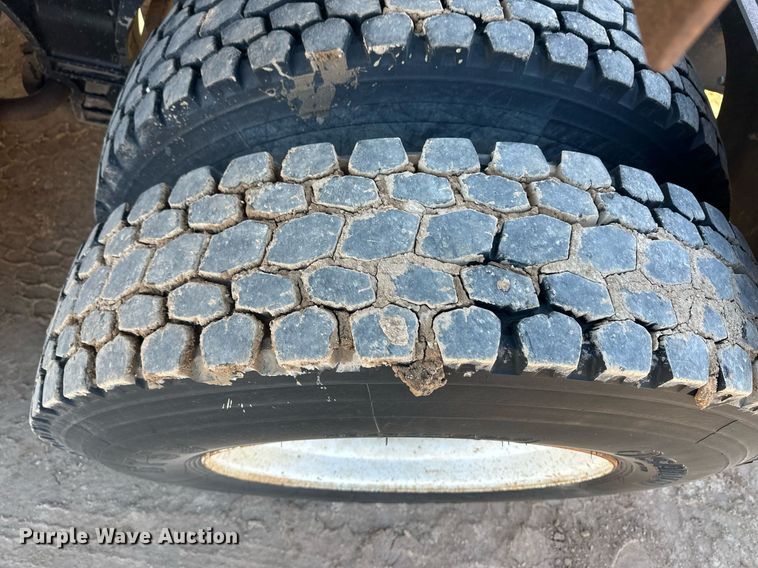 image for item ER8363 1991 Kenworth W900 semi truck