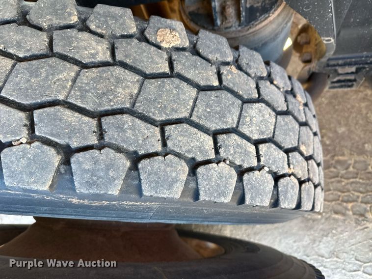 image for item ER8363 1991 Kenworth W900 semi truck