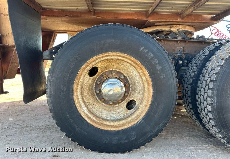 image for item ER8363 1991 Kenworth W900 semi truck