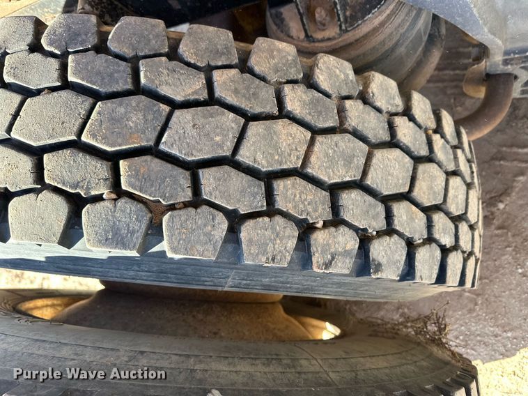 image for item ER8363 1991 Kenworth W900 semi truck