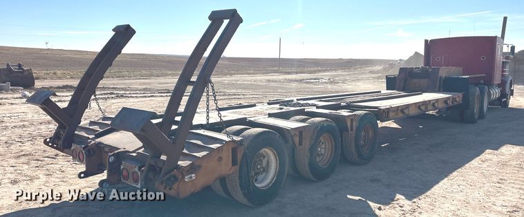 image for item ER8364 1975 Hyster equipment trailer