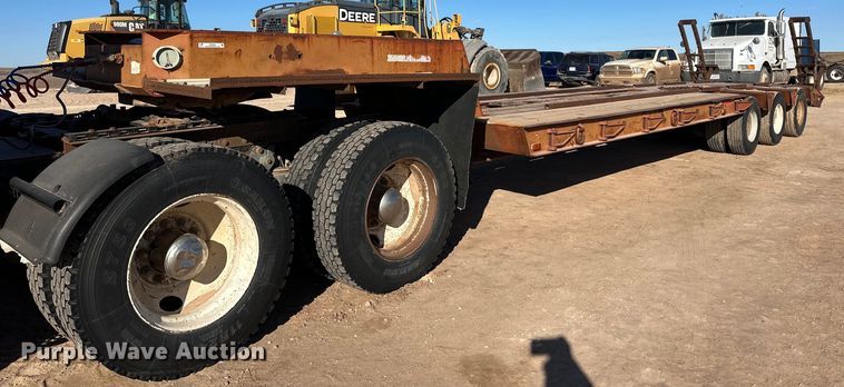 image for item ER8364 1975 Hyster equipment trailer