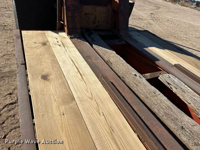 image for item ER8364 1975 Hyster equipment trailer