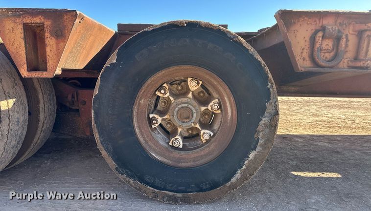 image for item ER8364 1975 Hyster equipment trailer