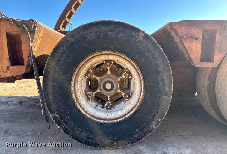 image for item ER8364 1975 Hyster equipment trailer