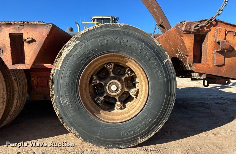 image for item ER8364 1975 Hyster equipment trailer