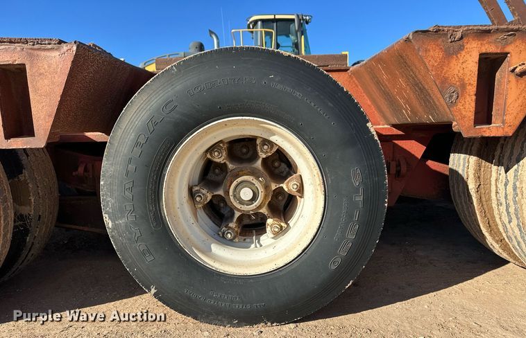 image for item ER8364 1975 Hyster equipment trailer