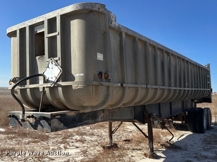 image for item ER8366 2009 end dump trailer