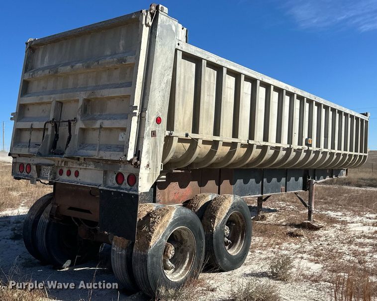image for item ER8366 2009 end dump trailer