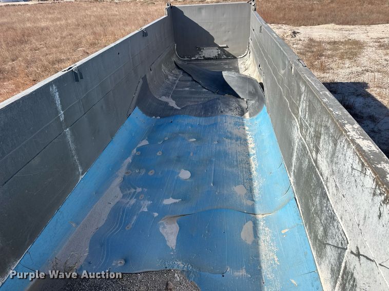 image for item ER8366 2009 end dump trailer