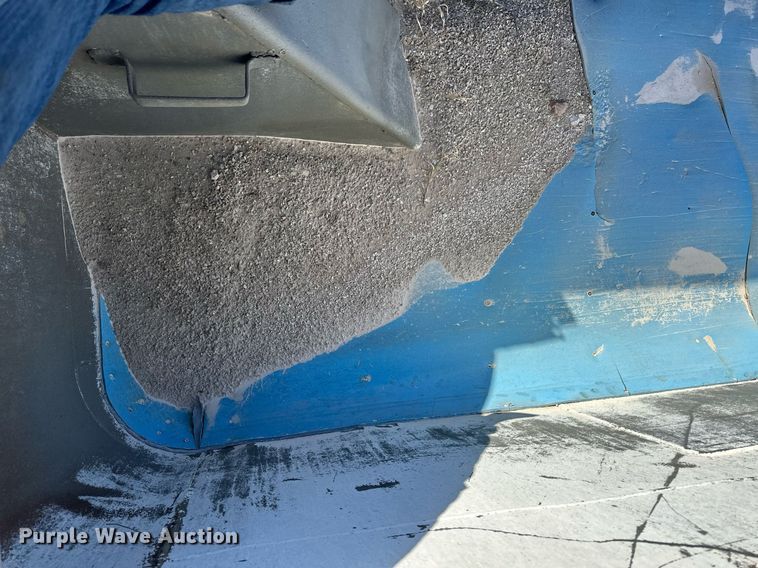 image for item ER8366 2009 end dump trailer