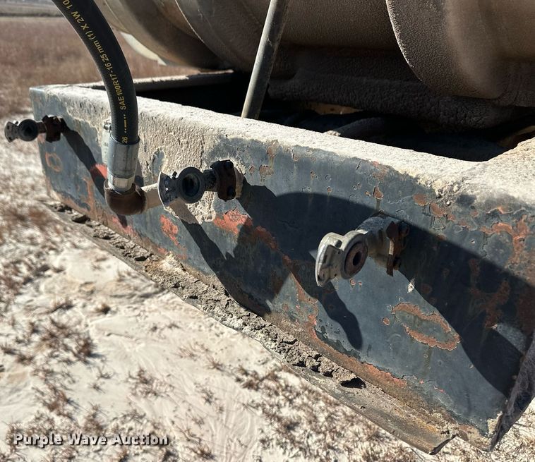 image for item ER8366 2009 end dump trailer