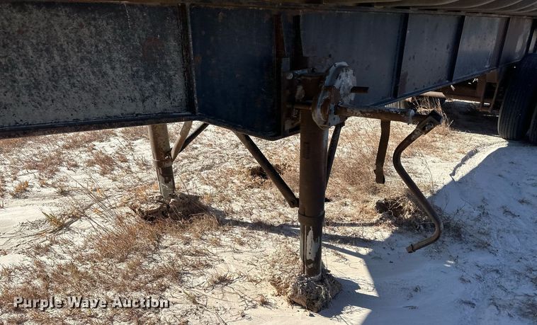 image for item ER8366 2009 end dump trailer