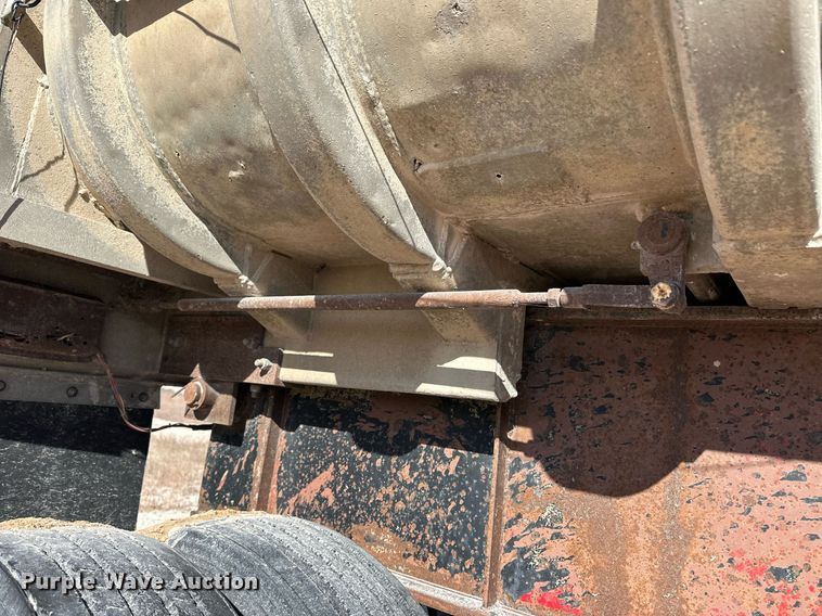 image for item ER8366 2009 end dump trailer